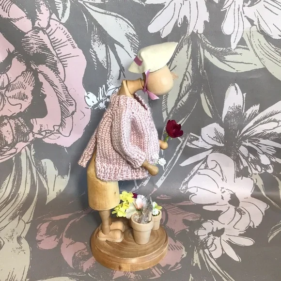 Wood by Zims Vintage Cute Old Lady Gardener Unpainted 1999 and Accessories